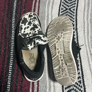 Cow print hey dudes size 10 a little worn but only 3 times